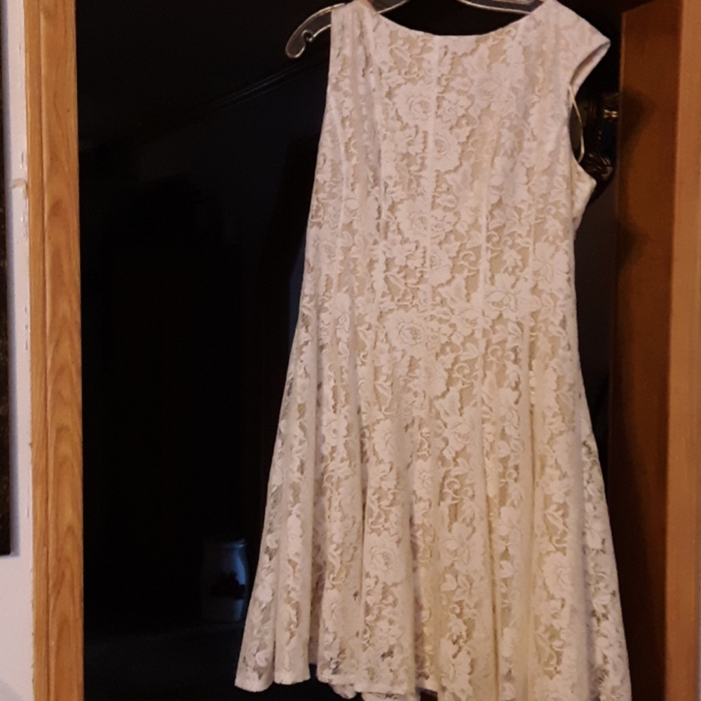 Dress - Picture 2 of 3